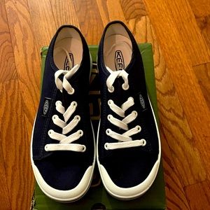 New never worn Keen Elsa Lite sneakers!